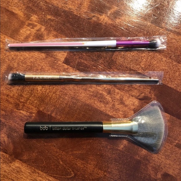 Makeup Bundle - Picture 5 of 8